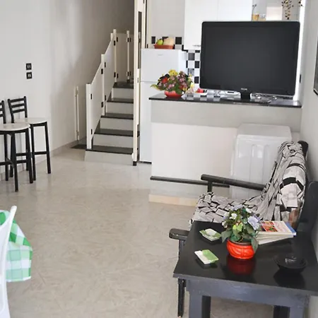 Three Bedroom Very Close To The In شقة سان فوكا