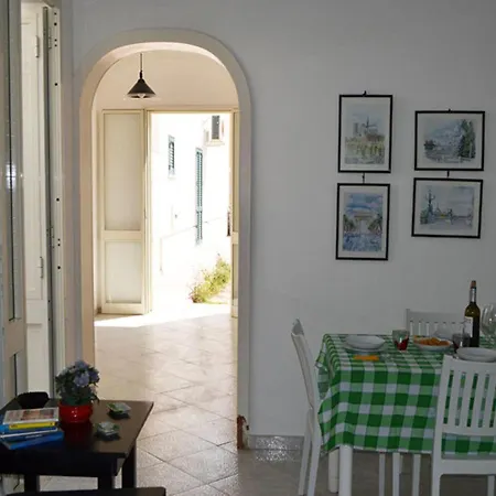 Three Bedroom Very Close To The In شقة