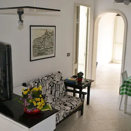 Three Bedroom Very Close To The In سان فوكا