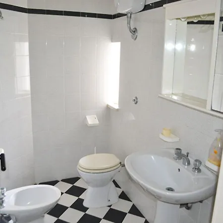 شقة Three Bedroom Very Close To The In سان فوكا