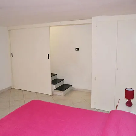 شقة Three Bedroom Very Close To The In